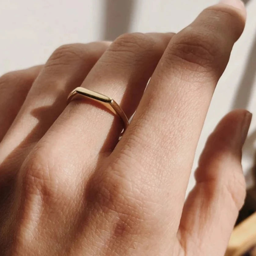 Classic Horizontal Strip Ring for Gift Jewelry